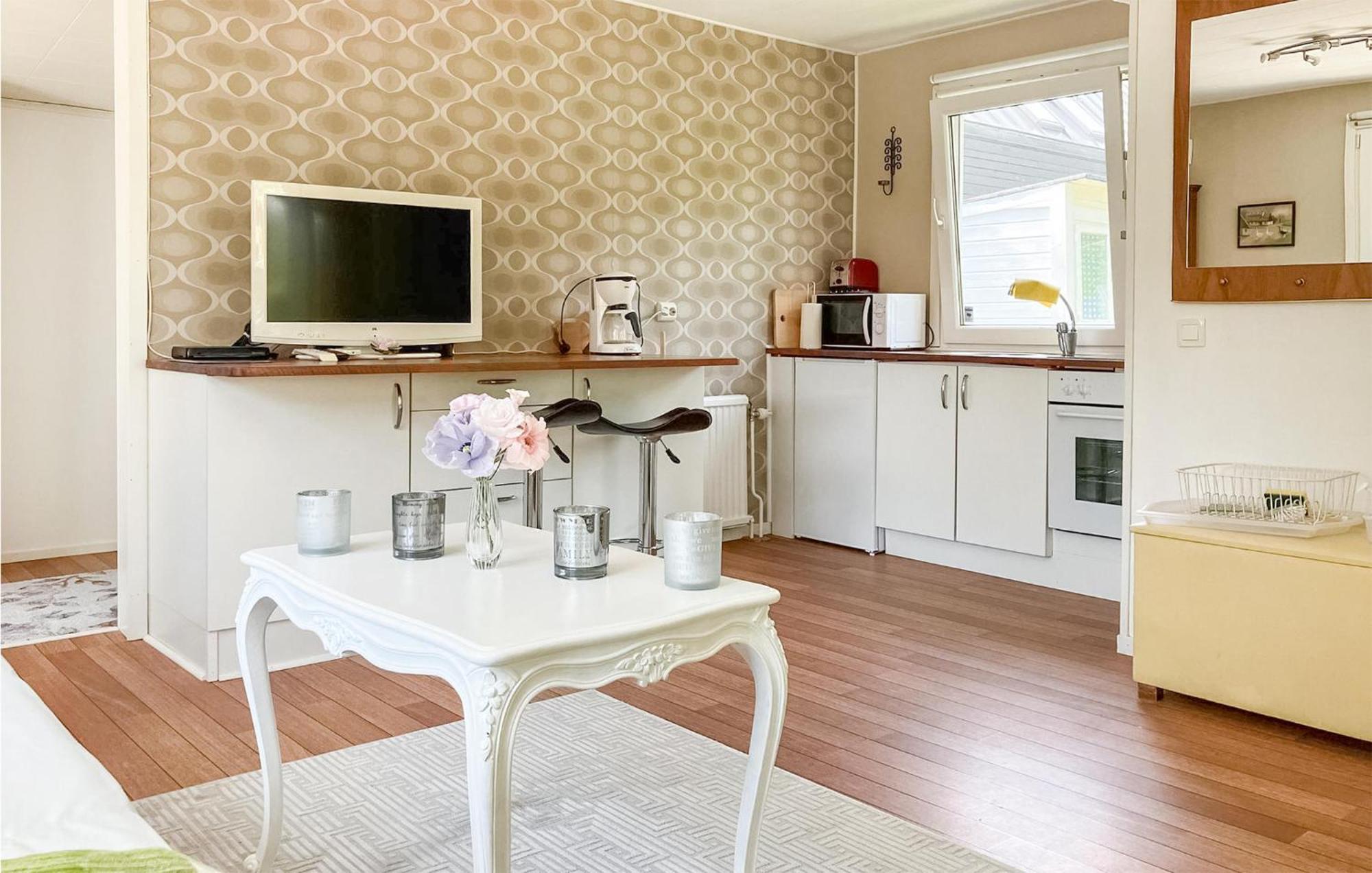 1 Bedroom Amazing Home In Hoellviken المظهر الخارجي الصورة